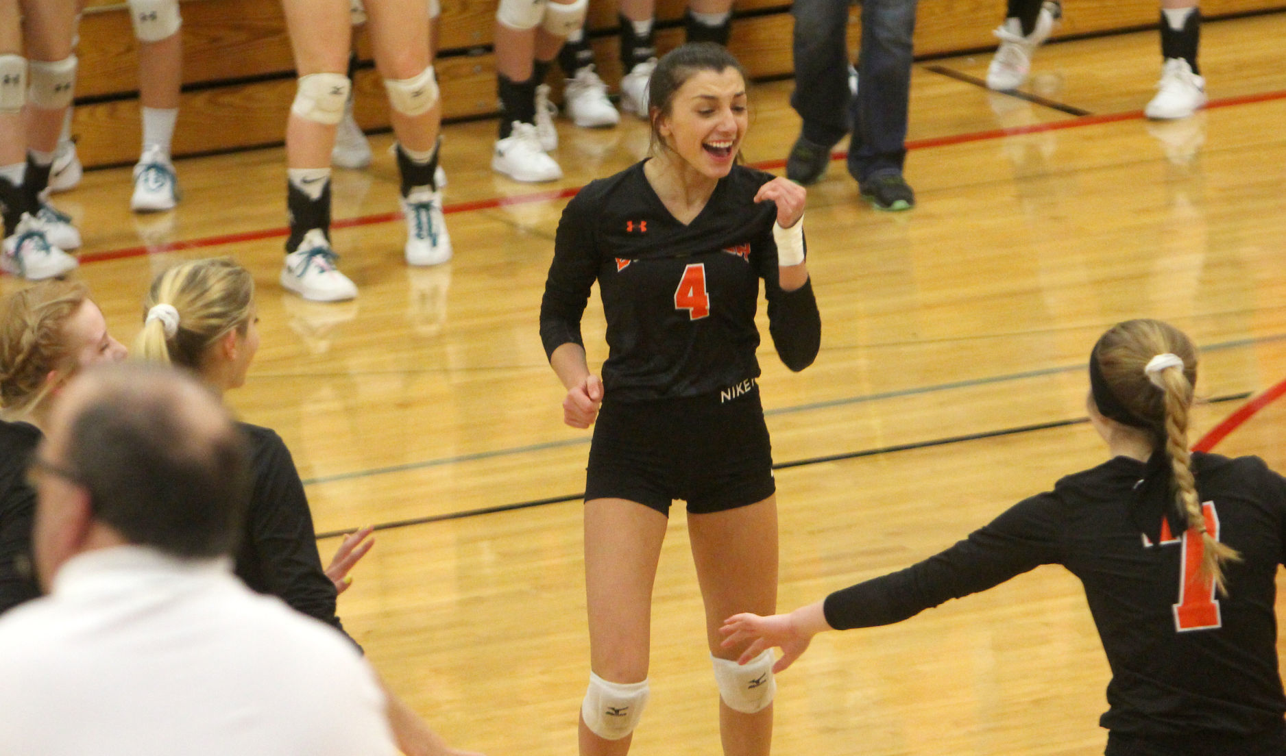 Bloomer volleyball vs Mosinee 10-27-18